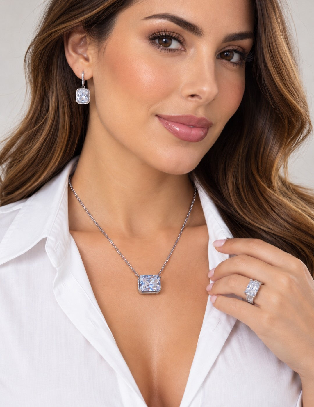 GARGANTILHA COM ZIRCONIA QUADRADA 12X20MM FOLH. RODIO TAM. 060