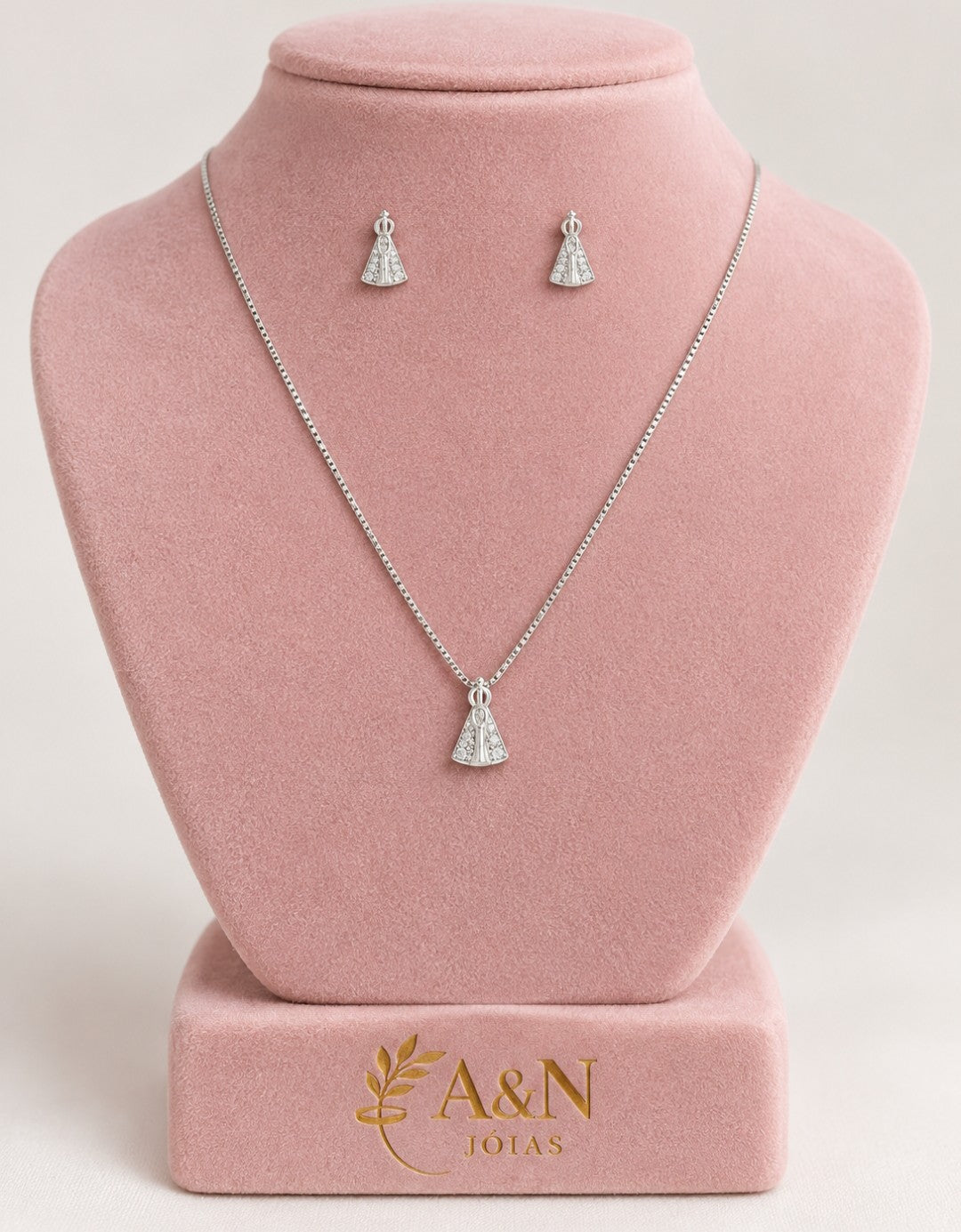 CONJUNTO NOSSA SENHORA MICRO ZIRCÔNIA BANH. OURO e RÓDIO