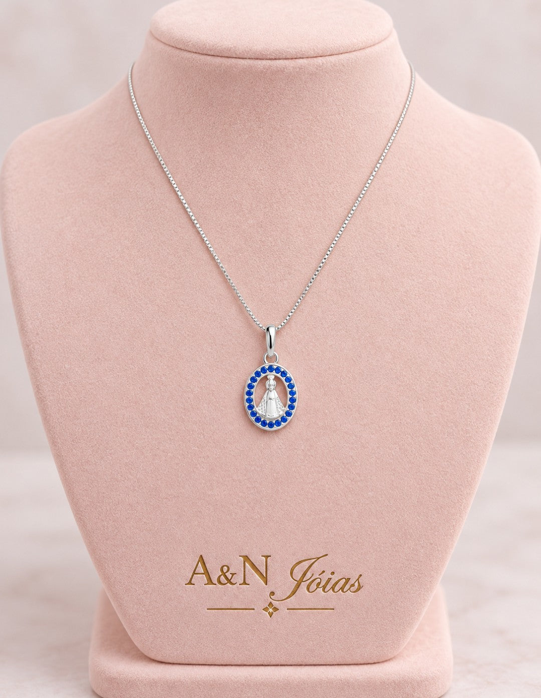 Gargantilha Nossa Senhora Aparecido Oval Cravejado na Borda Manto Azul PRATA 925