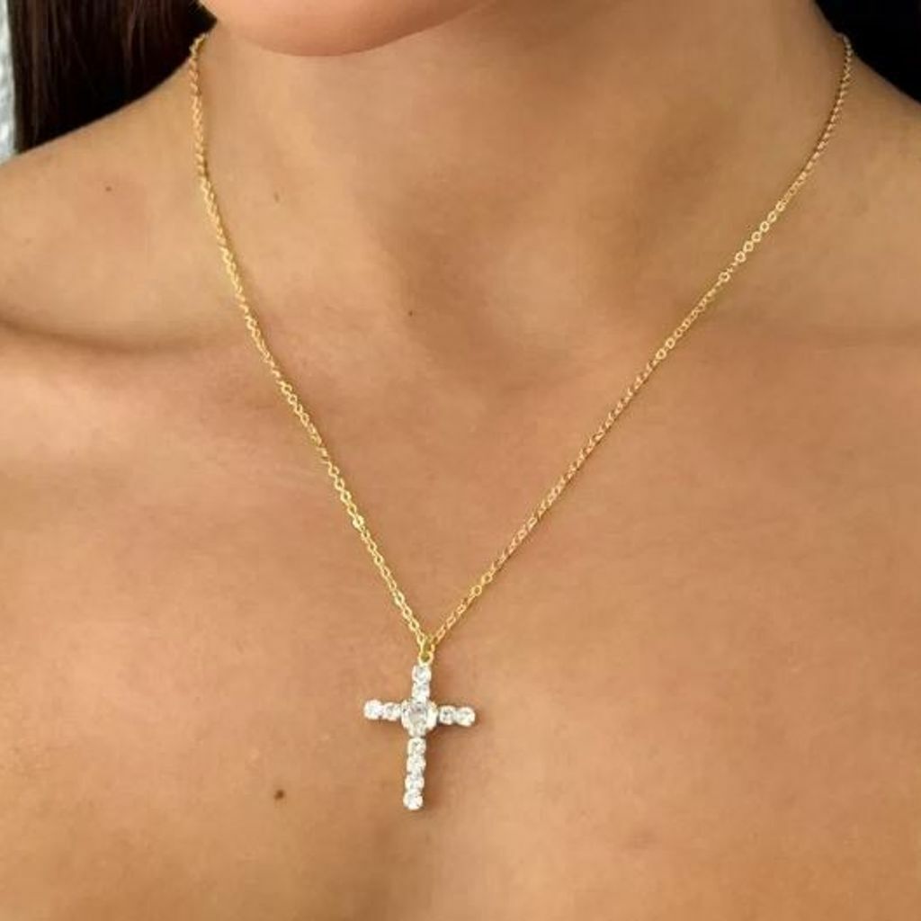 Colar Folheado a Ouro 18k e Prata Cruz Cravejada com Coração Ponto de Luz