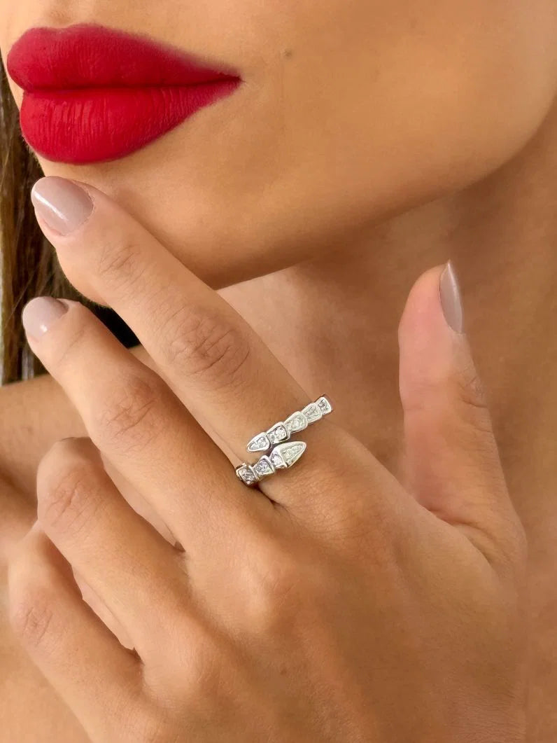 Anel Folheado a Ouro 18k e Prata Design Serpente Com Zircônia