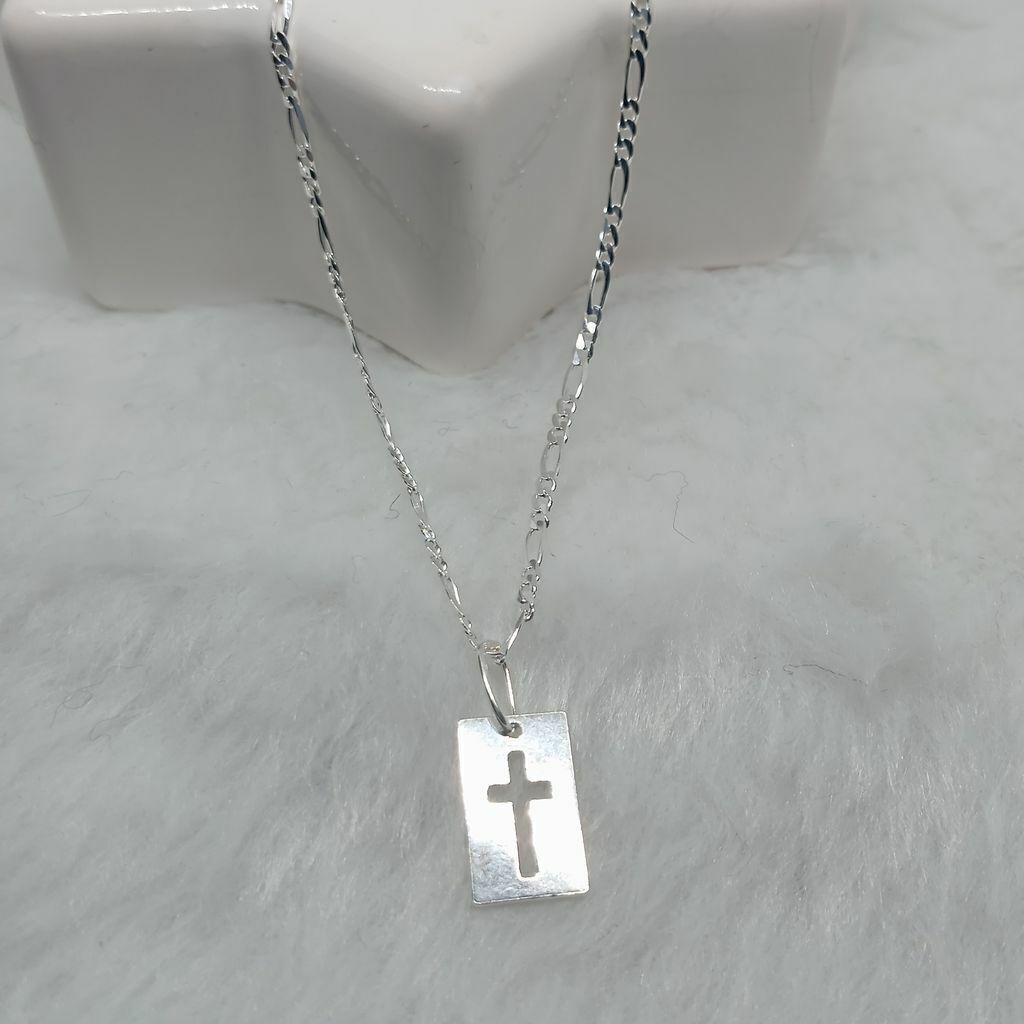 Pingente Cruz Vazada Plaquinha 1,5cm