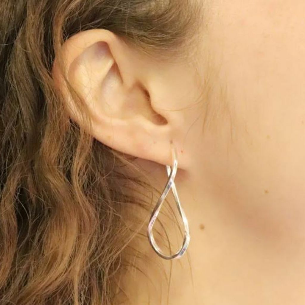 Brinco de prata 925 infinito fio quadrado G