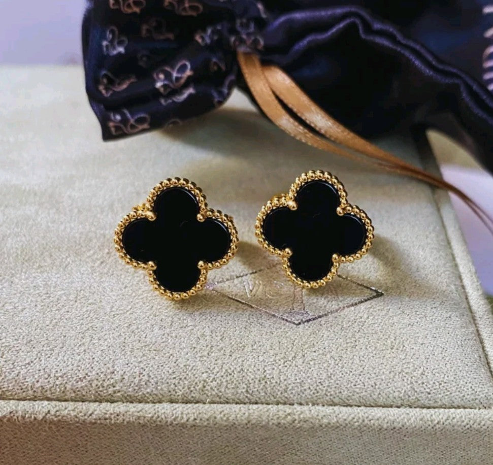 Brinco Trevo Preto Inspiração VG Semi Jóia Ouro 18k