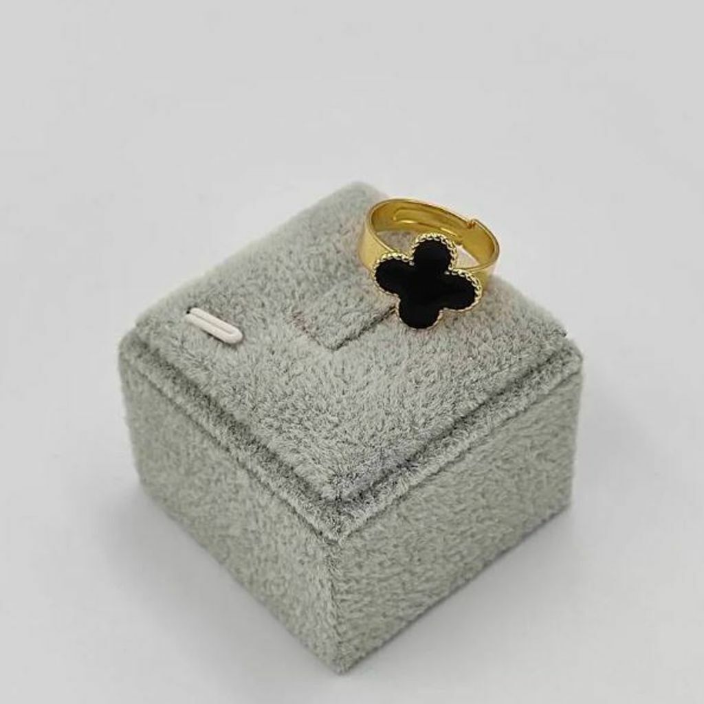 Anel Trevo preto Ajustável Inspiração VG Banhado a Ouro 18k