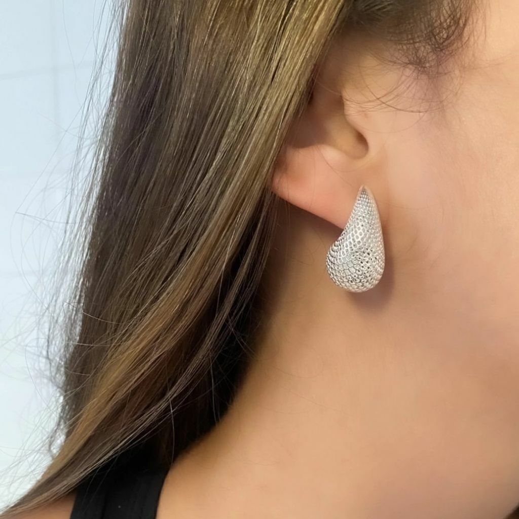 Brinco Gota de Renda Italiana Média Prata Pura